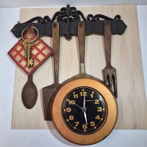 Vintage Kitchen Wall Clock Copper Tone Frying Pan Utensil Decor Clock Works.
